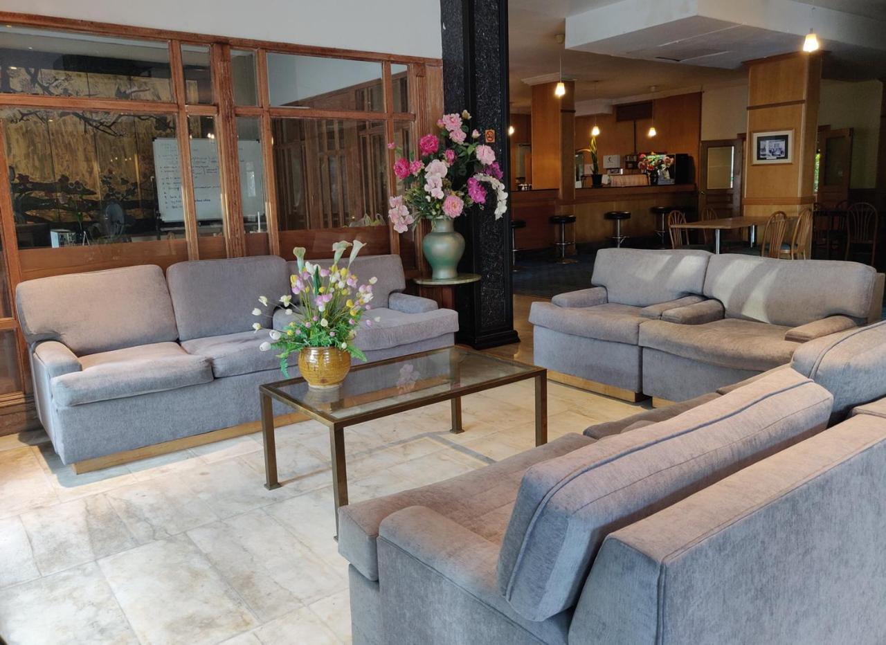 Terrace Hotel Μπαντάρ Σερί Μπεγκαβάν Εξωτερικό φωτογραφία