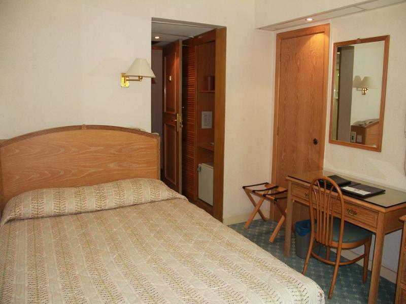 Terrace Hotel Μπαντάρ Σερί Μπεγκαβάν Εξωτερικό φωτογραφία