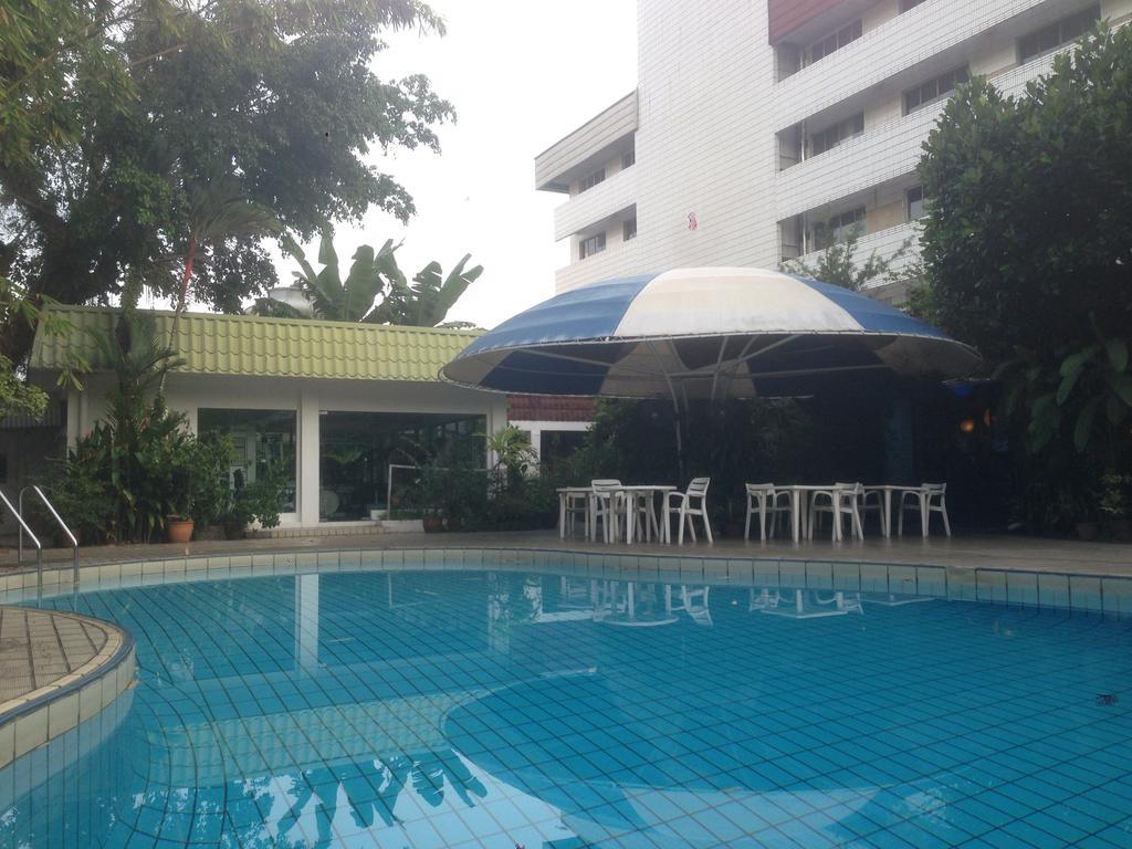 Terrace Hotel Μπαντάρ Σερί Μπεγκαβάν Εξωτερικό φωτογραφία