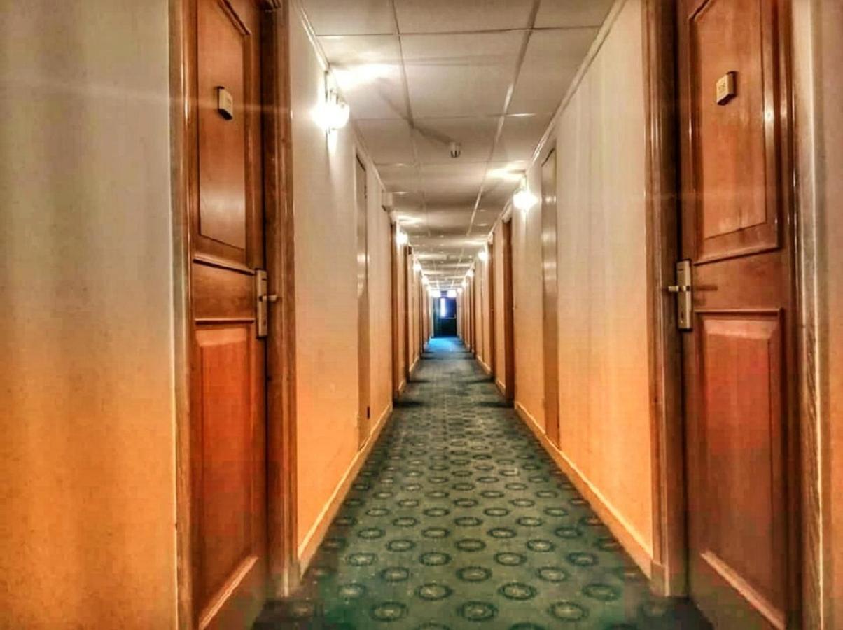 Terrace Hotel Μπαντάρ Σερί Μπεγκαβάν Εξωτερικό φωτογραφία