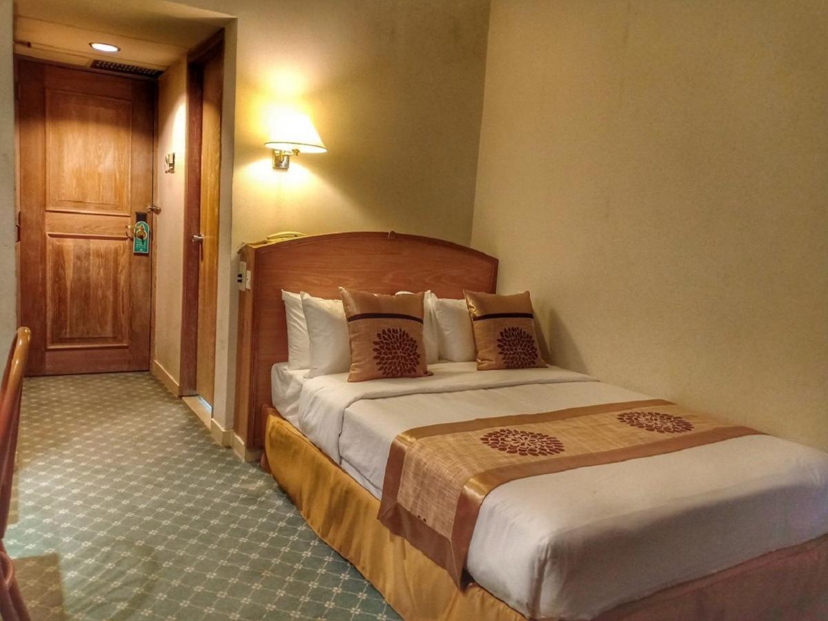 Terrace Hotel Μπαντάρ Σερί Μπεγκαβάν Εξωτερικό φωτογραφία
